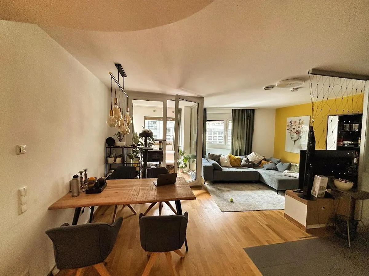 3 Rooms, 9 Min To City Centre By Feet Munich 0*,  Germany